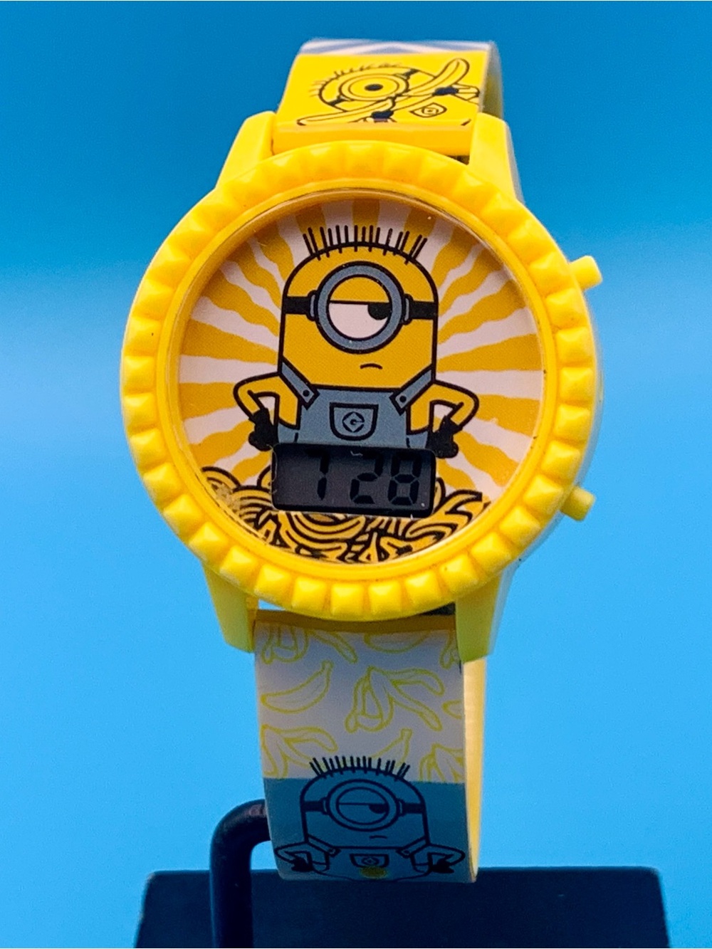 MINIONS By ACCUTIME Kid Youth Digital Wristwatch Flashing Lights Date Working